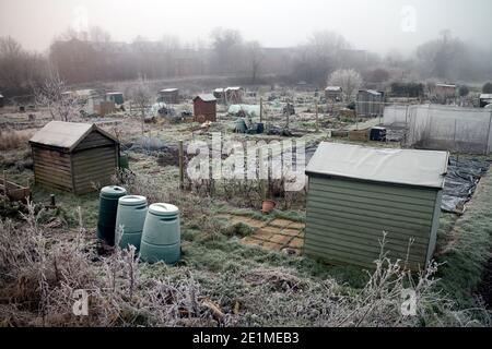 Schrebergärten an einem frostigen Wintertag, Warwick,`s Stockfoto